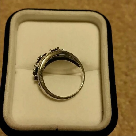 White gold & Sapphire Flower Ring - Picture 2 of 4